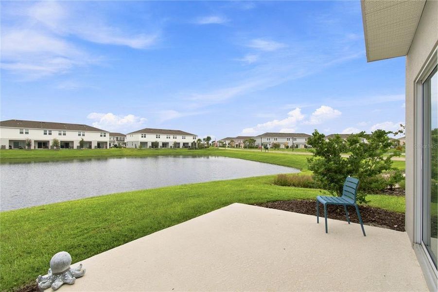 Exterior details and patio area of a home in , Kissimmee (Image 4).