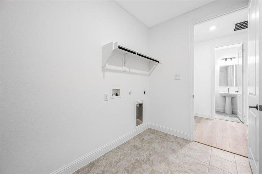 1408 Holly Trail ~ Ready Now!