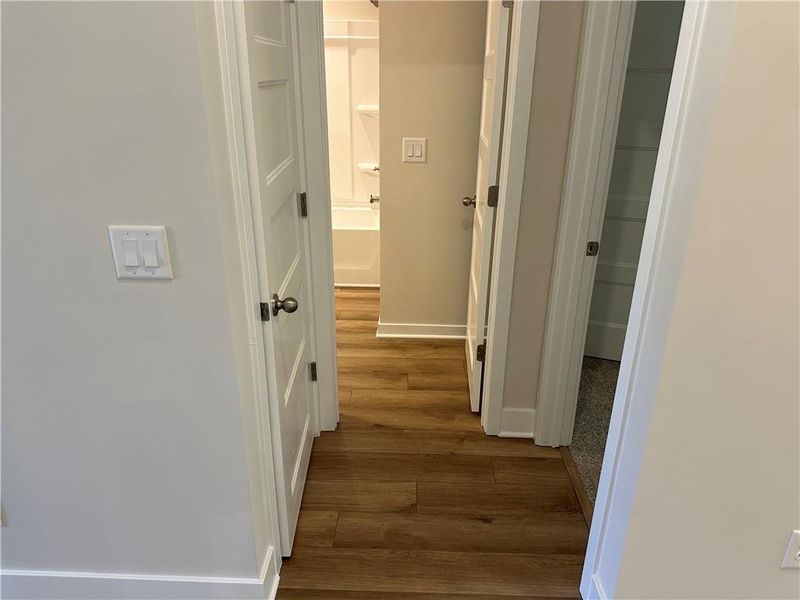 Spacious, unfurnished interior of a new home in Rosewood Lake Estates, Hoschton (Image 93).