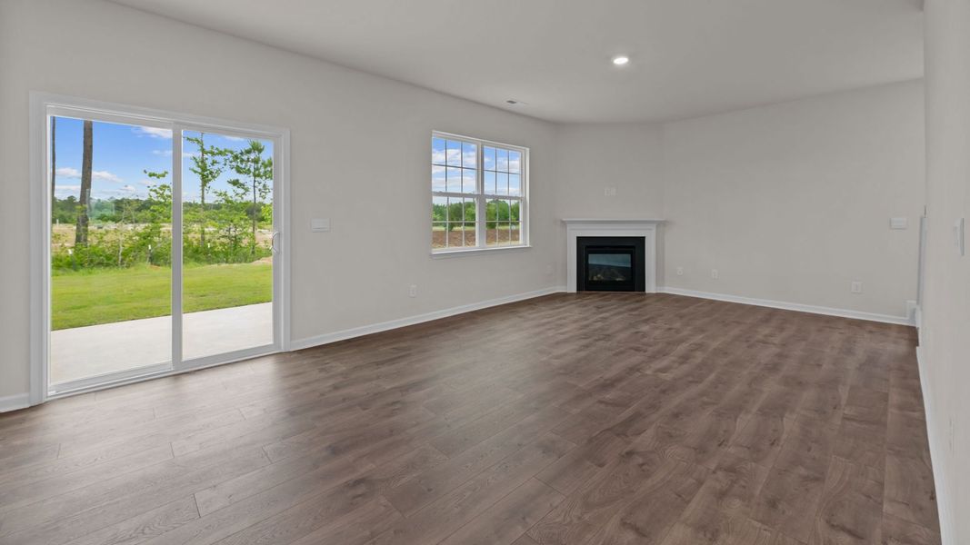 Spacious, unfurnished interior of a new home in West New Bern, New Bern (Image 13).