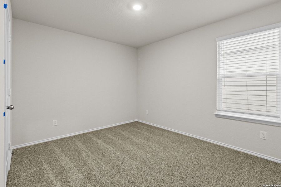 Spacious, unfurnished interior of a new home in Stonehill, San Antonio (Image 16).