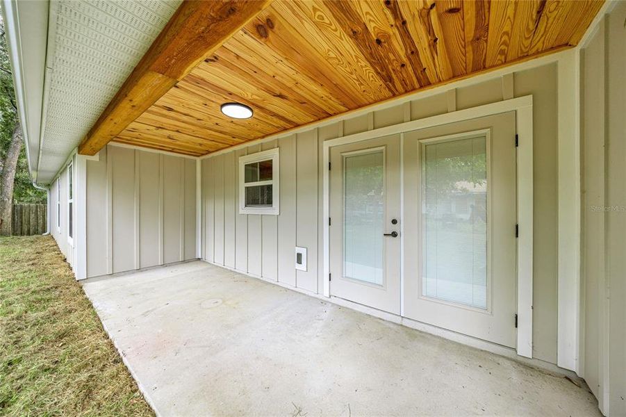 Exterior details and patio area of a home in , Ocala (Image 26).