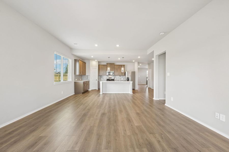 Spacious, unfurnished interior of a new home in Heights of Barbers Hill, Baytown (Image 27).