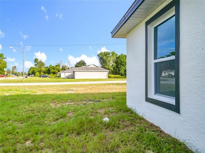 Exterior details and patio area of a home in , Ocala (Image 1).