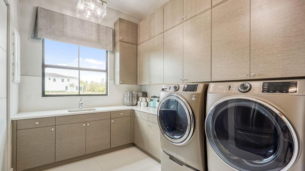 Model Photo used for reference Model Photo used for reference