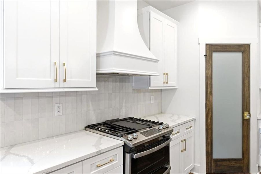 Furnished interior view inside a new home in Ferguson Corners, Emerson (Image 18).