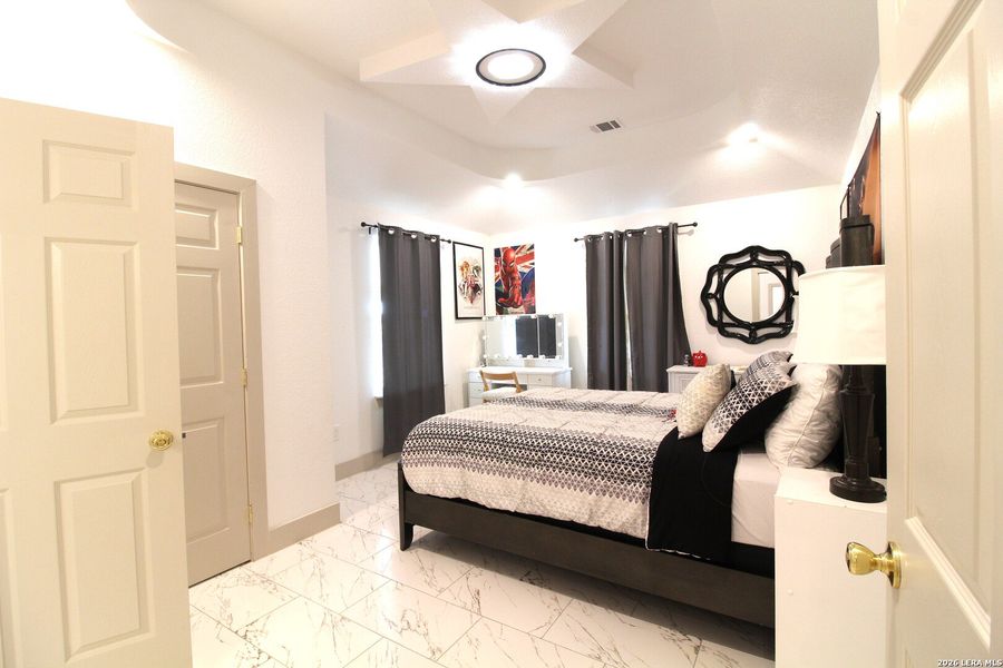 Furnished interior view inside a new home in , Floresville (Image 14).