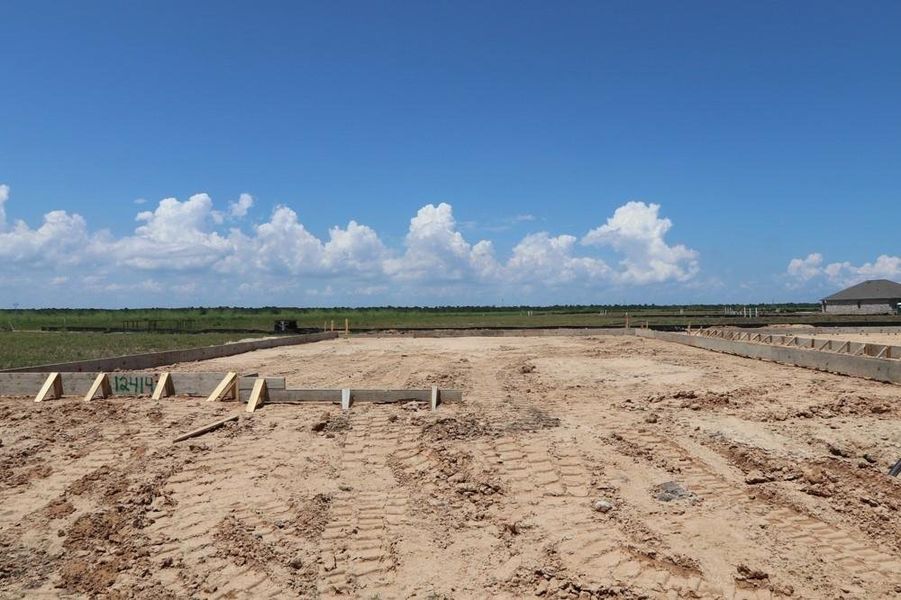 Every foundation at DWH is engineered and it’s inspected three times! We do not do “batch” testing. Rest easy knowing your foundation comes with a 10 year warranty. Every foundation at DWH is engineered and it’s inspected three times! We do not do “batch” testing. Rest easy knowing your foundation comes with a 10 year warranty.