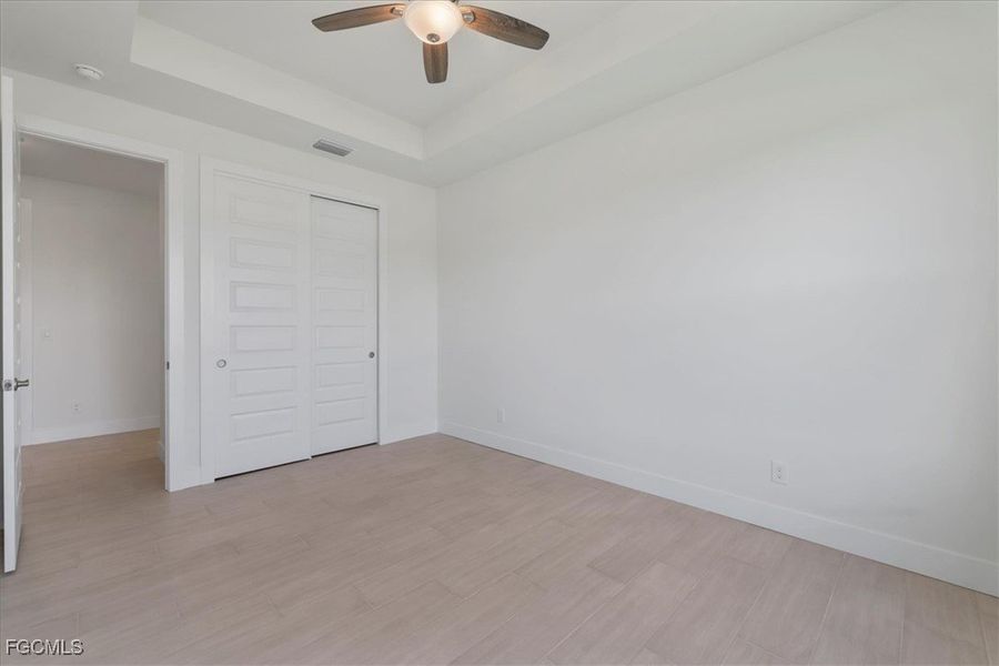 Spacious, unfurnished interior of a new home in Cape Coral, Cape Coral (Image 35).