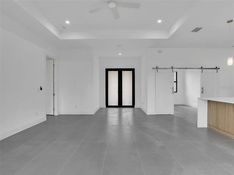 Spacious, unfurnished interior of a new home in , Port Charlotte (Image 46).
