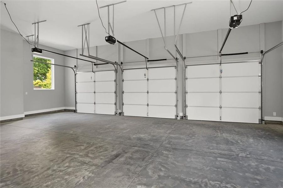 Spacious, unfurnished interior of a new home in , Marietta (Image 75).