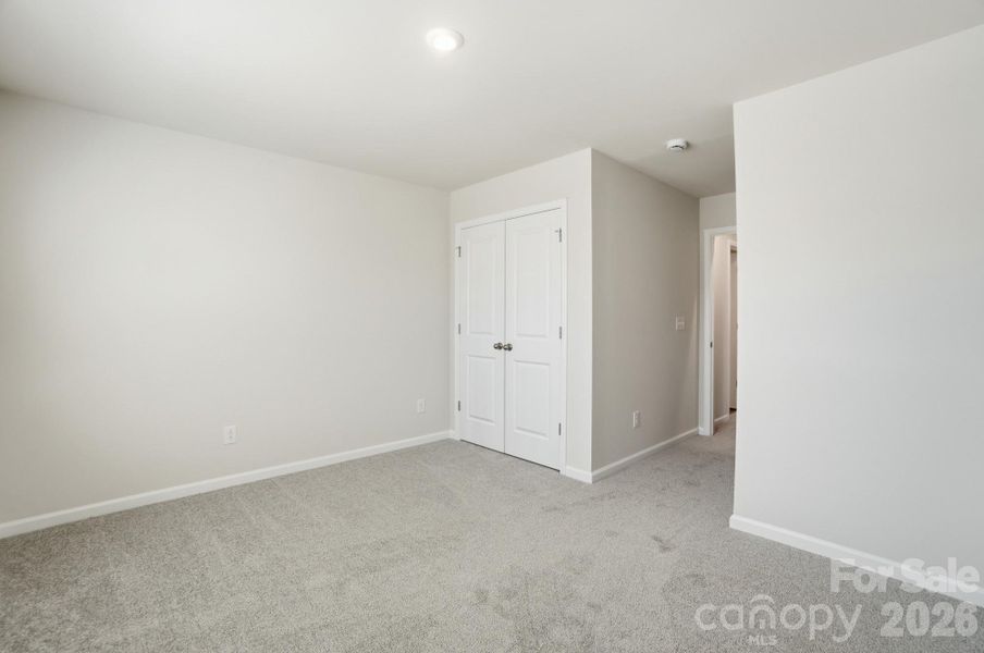 Spacious, unfurnished interior of a new home in Arbor Chase, Clover (Image 21).