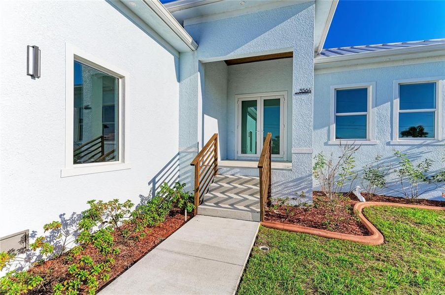 Exterior details and patio area of a home in , Punta Gorda (Image 4).
