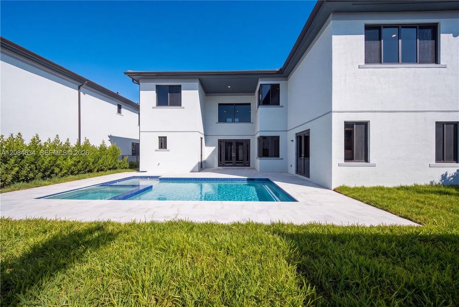Exterior details and patio area of a home in , Miami (Image 23).