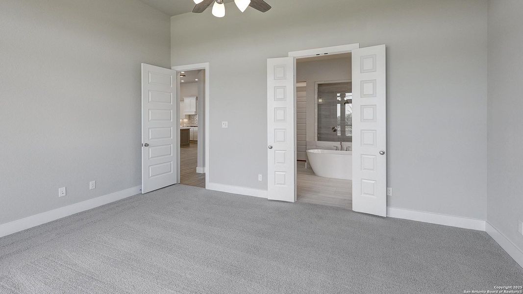 Spacious, unfurnished interior of a new home in Haby Hill 60', San Antonio (Image 30).