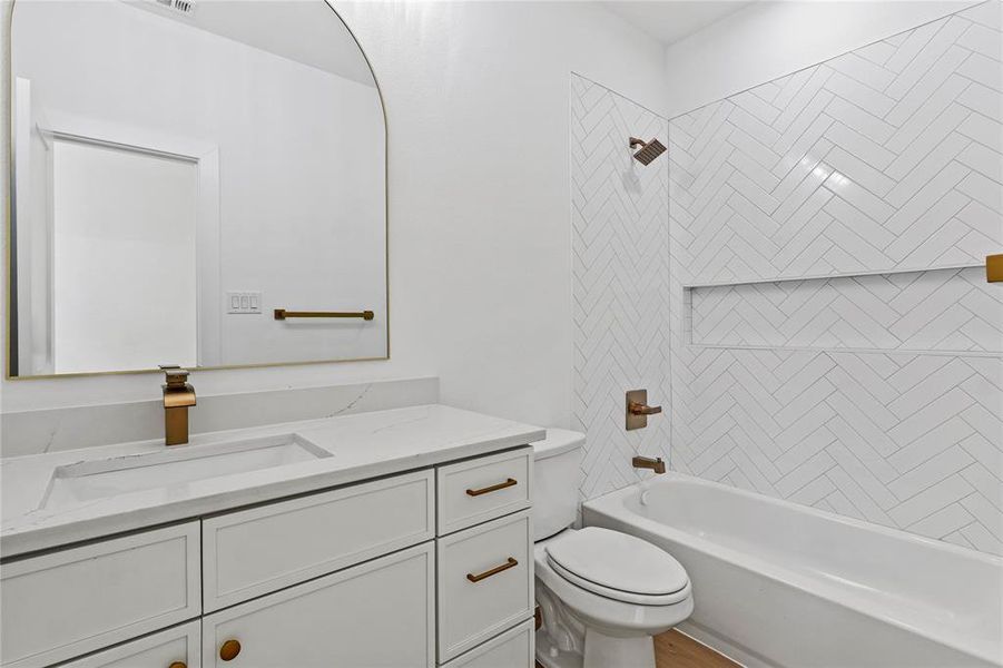 Furnished interior view inside a new home in , Dallas (Image 7).