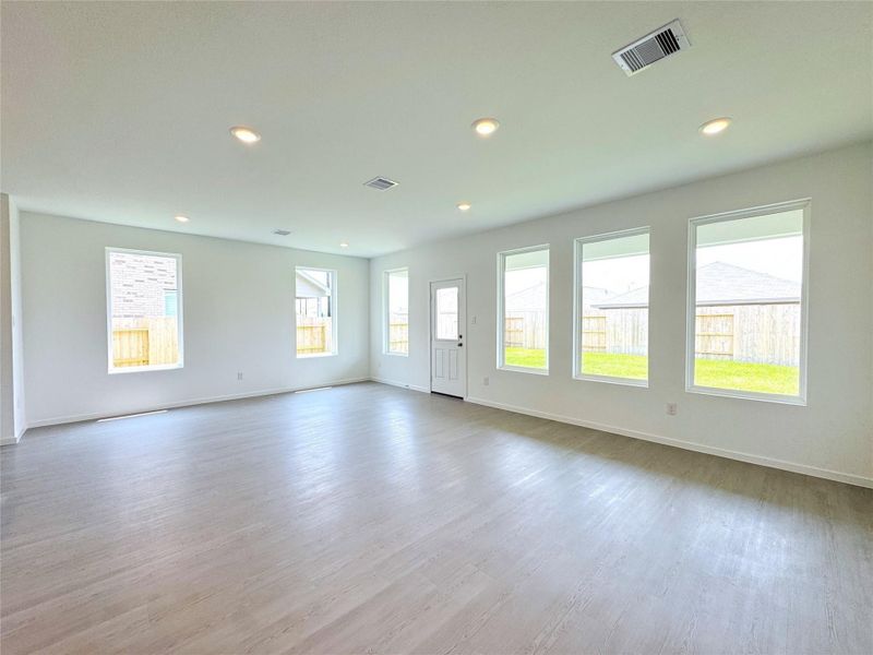 Spacious, unfurnished interior of a new home in Anniston, Katy (Image 34).