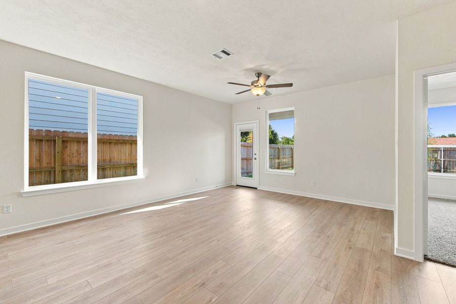 Spacious, unfurnished interior of a new home in Heartland at Creek Meadows, College Station (Image 8). Spacious, unfurnished interior of a new home in Heartland at Creek Meadows, College Station (Image 8).