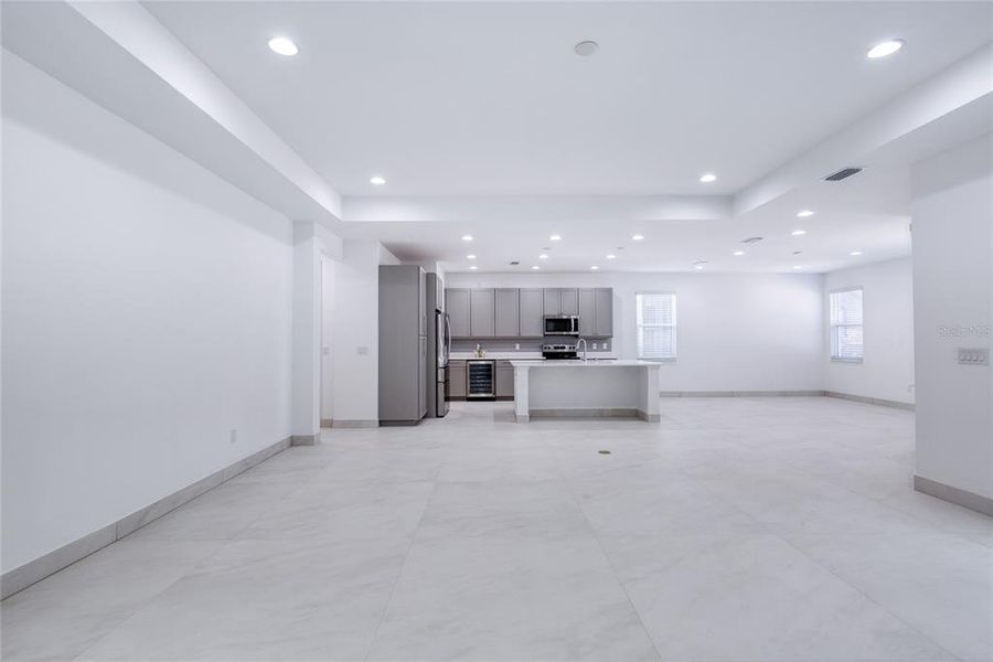 Spacious, unfurnished interior of a new home in , Daytona Beach (Image 49).