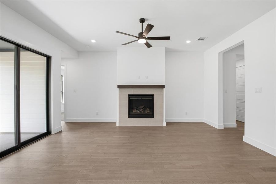 Spacious, unfurnished interior of a new home in Talon Hills, Fort Worth (Image 22).