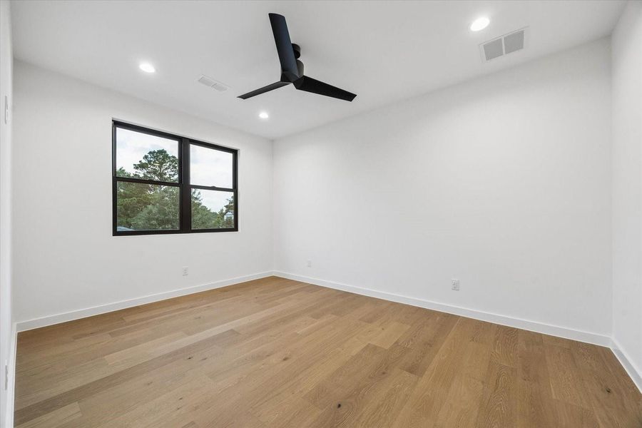 Spacious, unfurnished interior of a new home in , Houston (Image 22).