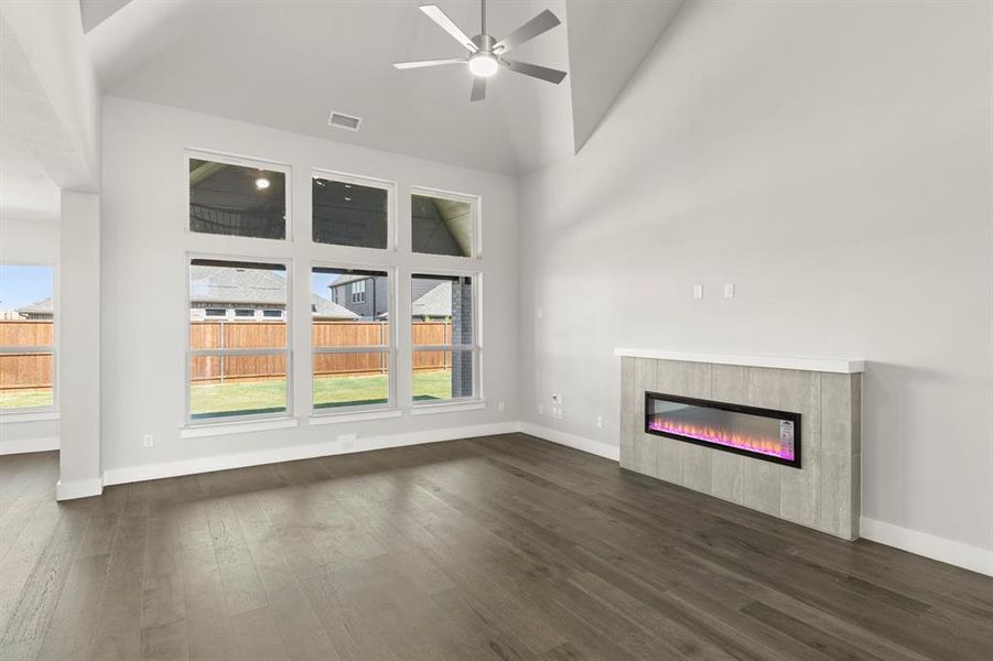 09. 6237 Shasta - Family 09. 6237 Shasta - Family