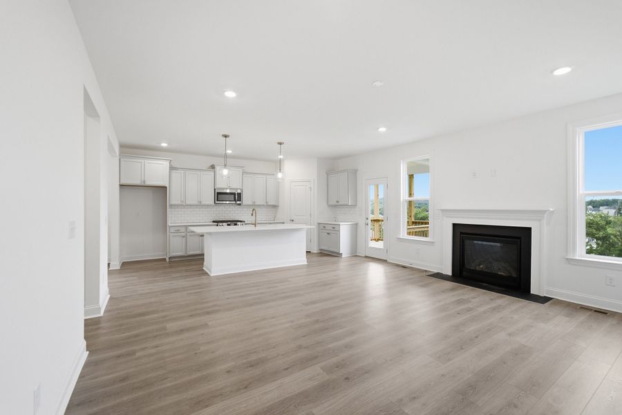 Spacious, unfurnished interior of a new home in The Retreat at Norman Farm, Hendersonville (Image 25).