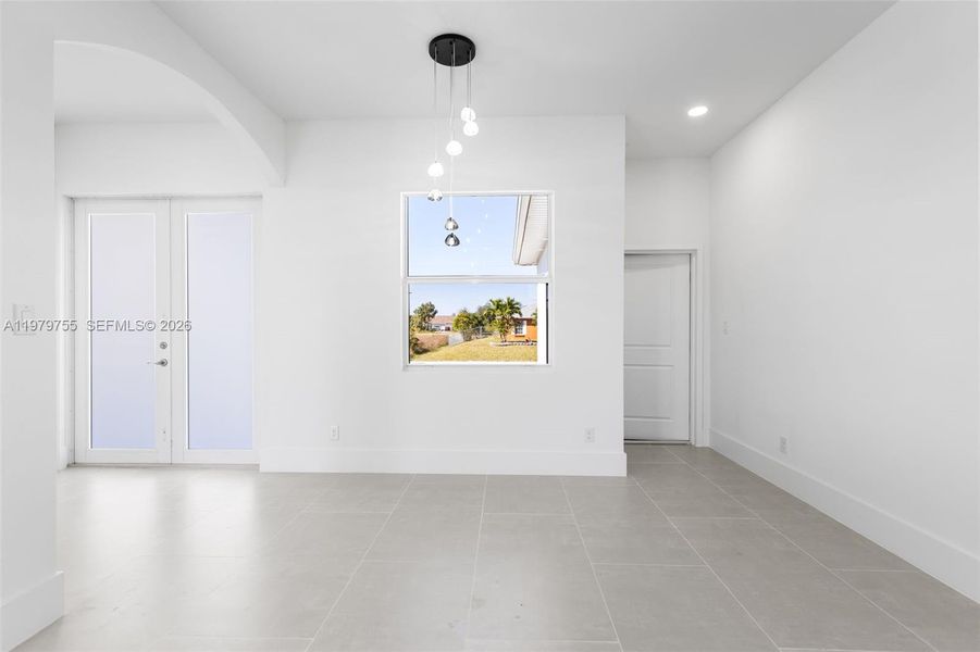 Spacious, unfurnished interior of a new home in , Lehigh Acres (Image 16).