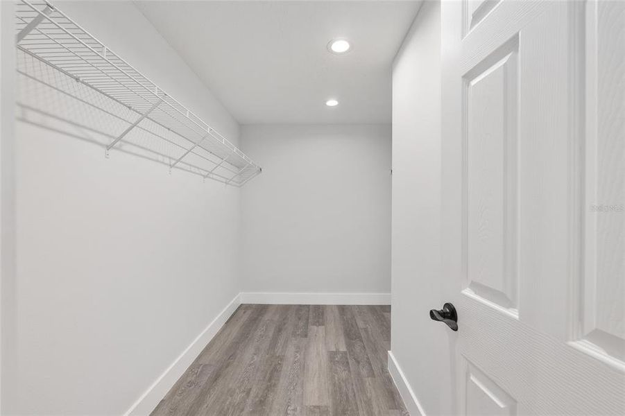 Spacious, unfurnished interior of a new home in , Ocala (Image 26).