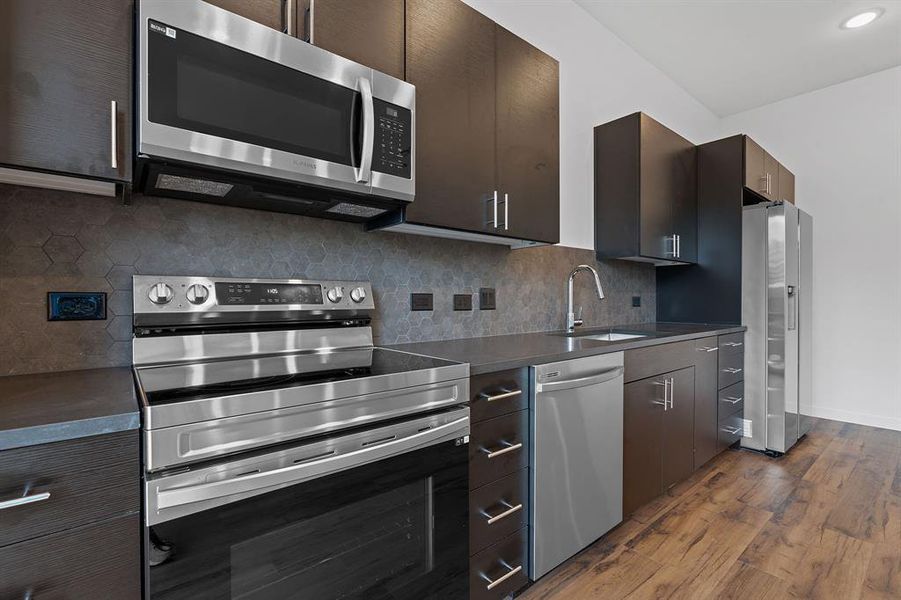 Stainless Samsung appliances.