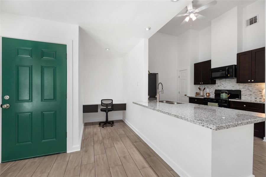 Unit B Entry and Desk Area Unit B Entry and Desk Area