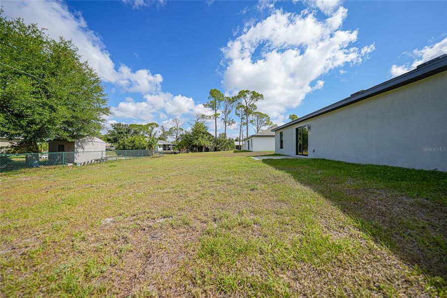 Exterior details and patio area of a home in , Port Charlotte (Image 3).