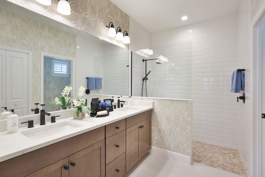 Representative furnished interior of a home built from the Dream 2 by Neal Communities in Boca Royale Golf & Country Club at Wellen Park, Englewood (Image 14).