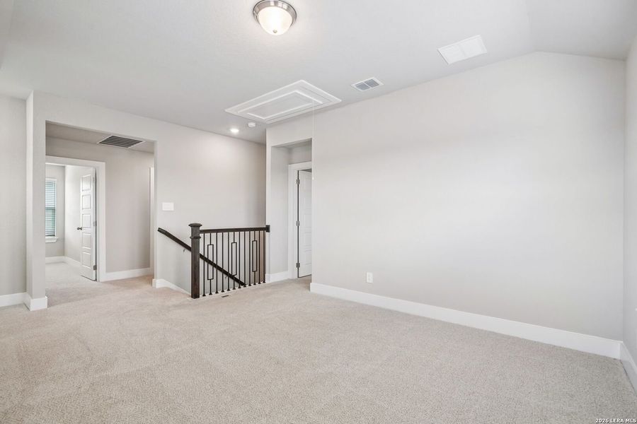 Spacious, unfurnished interior of a new home in Stetson Ridge, Marion (Image 32).