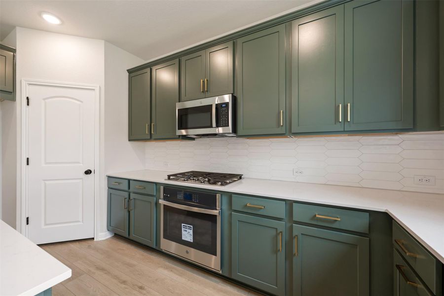 Furnished interior view inside a new home in Berry Creek Highlands, Georgetown (Image 13).