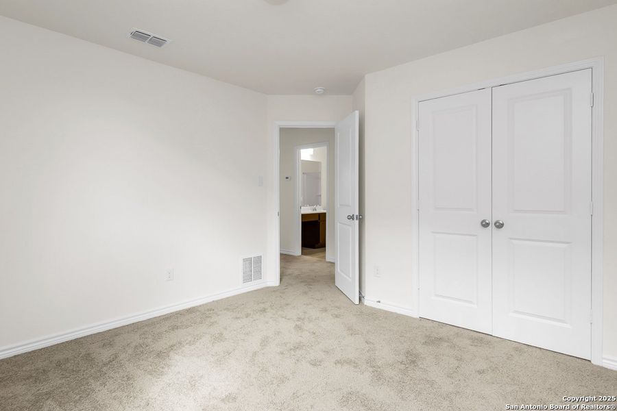 Spacious, unfurnished interior of a new home in Southton Cove, Elmendorf (Image 10).