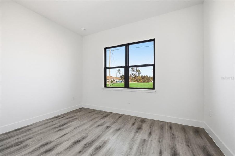 Spacious, unfurnished interior of a new home in , Ocala (Image 24).
