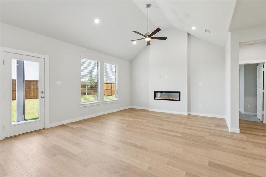 Spacious, unfurnished interior of a new home in Madero, Haslet (Image 37).