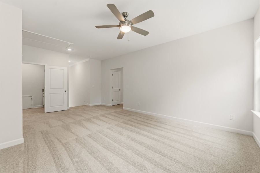 Spacious, unfurnished interior of a new home in Windsor Forest, Anderson (Image 27).