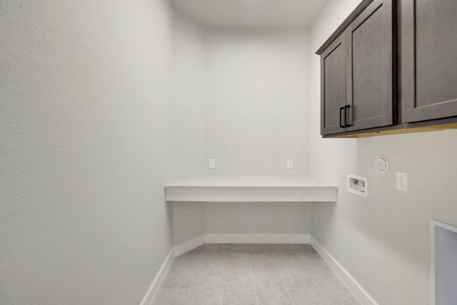 Spacious, unfurnished interior of a new home in Sienna - Grove Collection, Missouri City (Image 25). Spacious, unfurnished interior of a new home in Sienna - Grove Collection, Missouri City (Image 25).