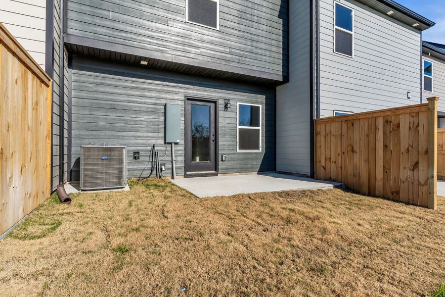 Exterior details and patio area of a home in Oxford Station, Gallatin (Image 19).
