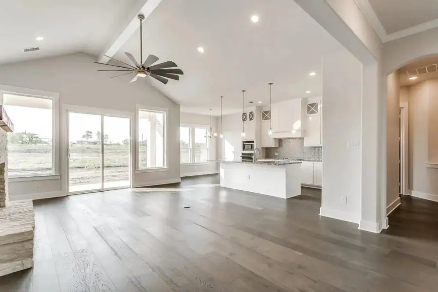 Representative unfurnished interior of a home built from the The Rhett by Elmwood Custom Homes in Byrum Ranch, Maypearl (Image 31).