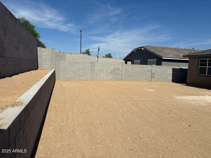 22551 W Pontiac Drive 22551 W Pontiac Drive