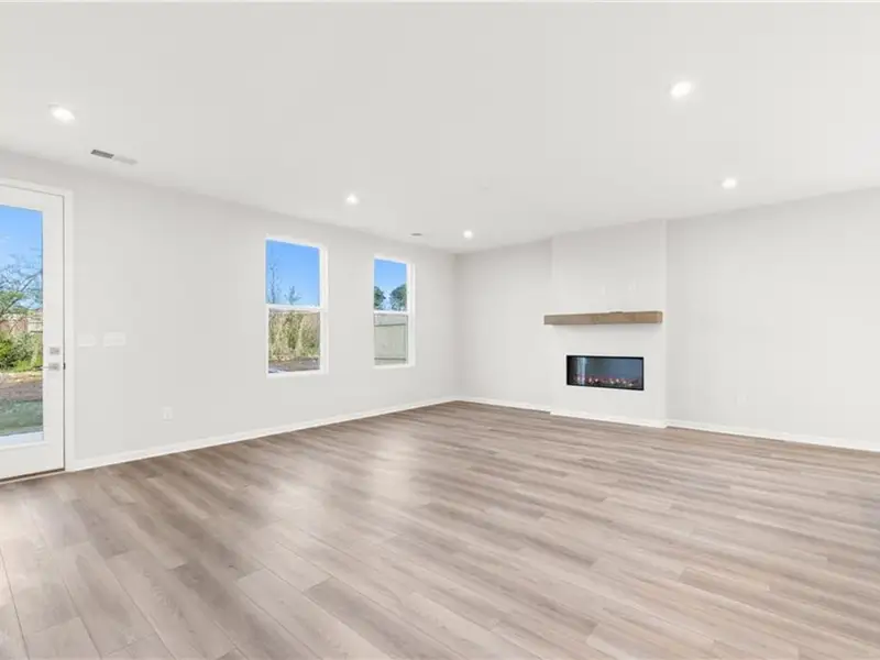 Spacious, unfurnished interior of a new home in Lake Shore, Winder (Image 12). Spacious, unfurnished interior of a new home in Lake Shore, Winder (Image 12).