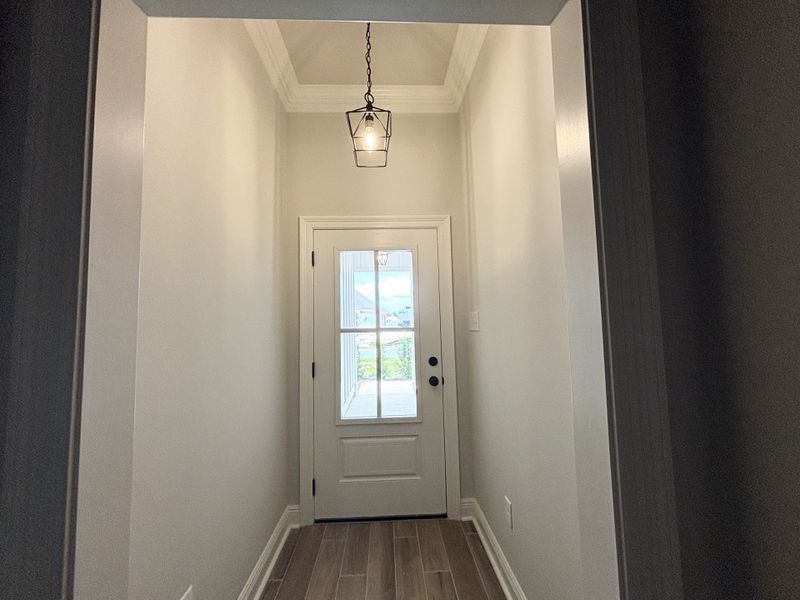 Spacious, unfurnished interior of a new home in Bird Song at Hammock Bay, Freeport (Image 14).