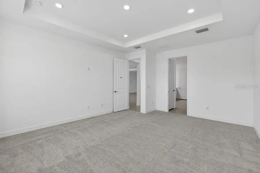 Spacious, unfurnished interior of a new home in Hammock at Two Rivers, Zephyrhills (Image 27).