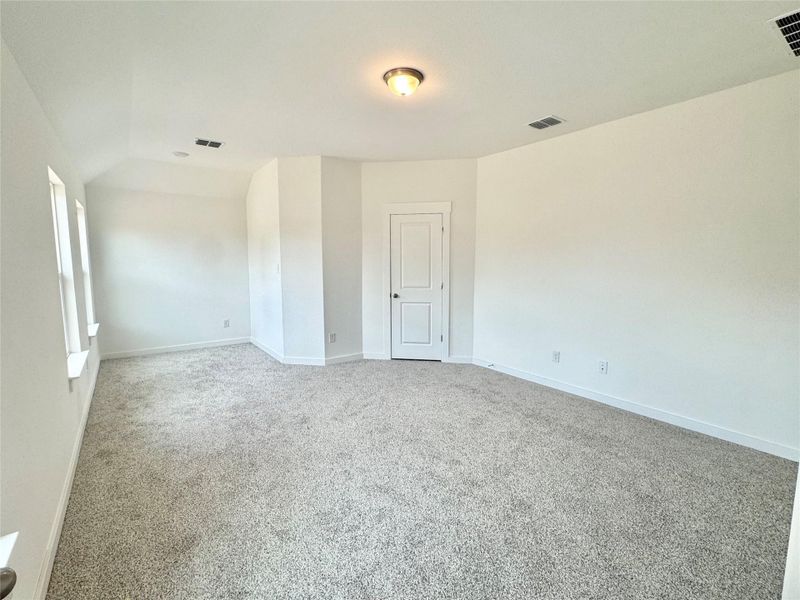 Spacious, unfurnished interior of a new home in Carillon, Manor (Image 8).
