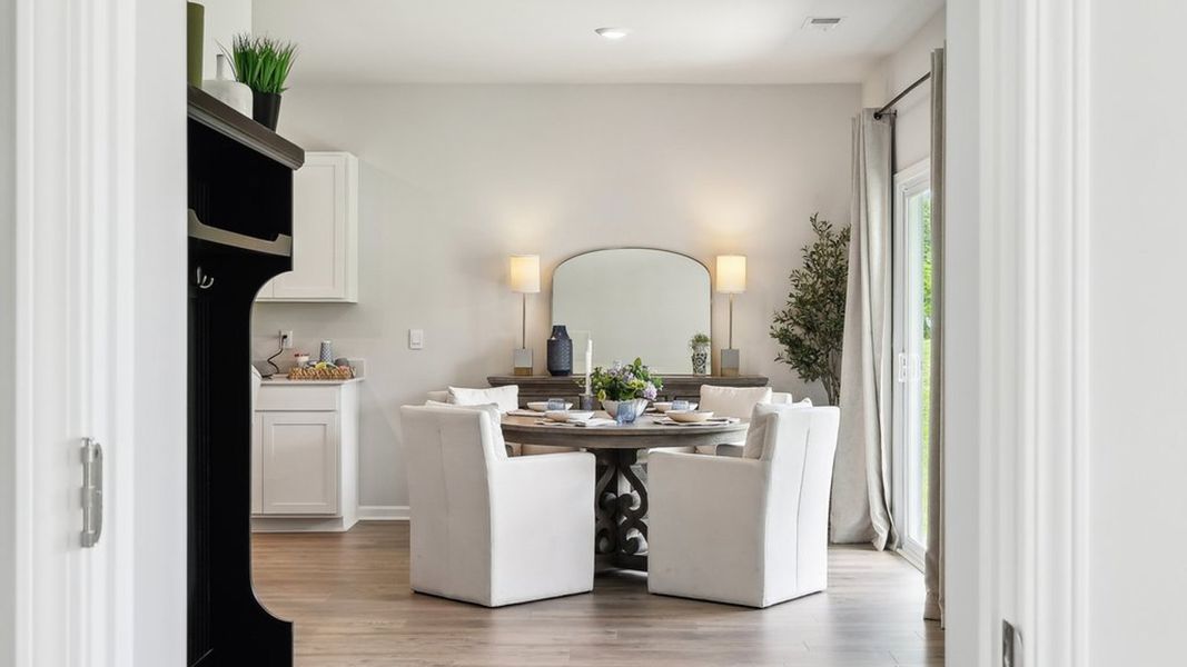 Furnished interior view inside a new home in Savannah Lakes, Lewisburg (Image 49).