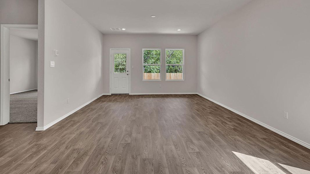 Spacious, unfurnished interior of a new home in Bollinger, Maxwell (Image 18).