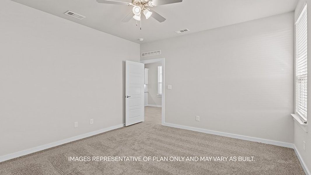 Spacious, unfurnished interior of a new home in Westmont, Lubbock (Image 14).